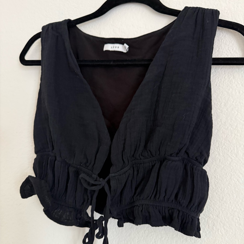 Lush‎ Cotton tie-front top with a ruffled and ruched hem and v-neckline - Picture 5 of 10